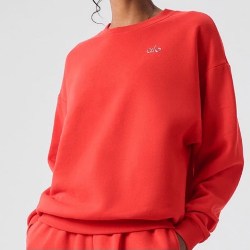 Alo Accolade Crewneck Red Hot Summer